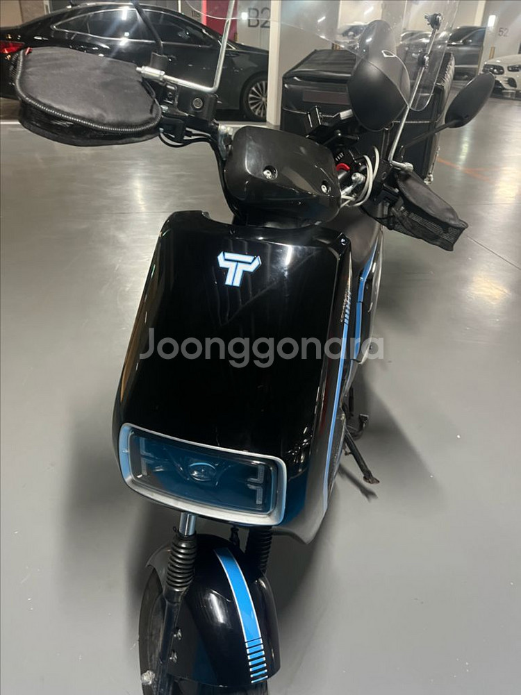 타우러스es듀얼 전동스쿠터 배터리2개 배달셋팅--0