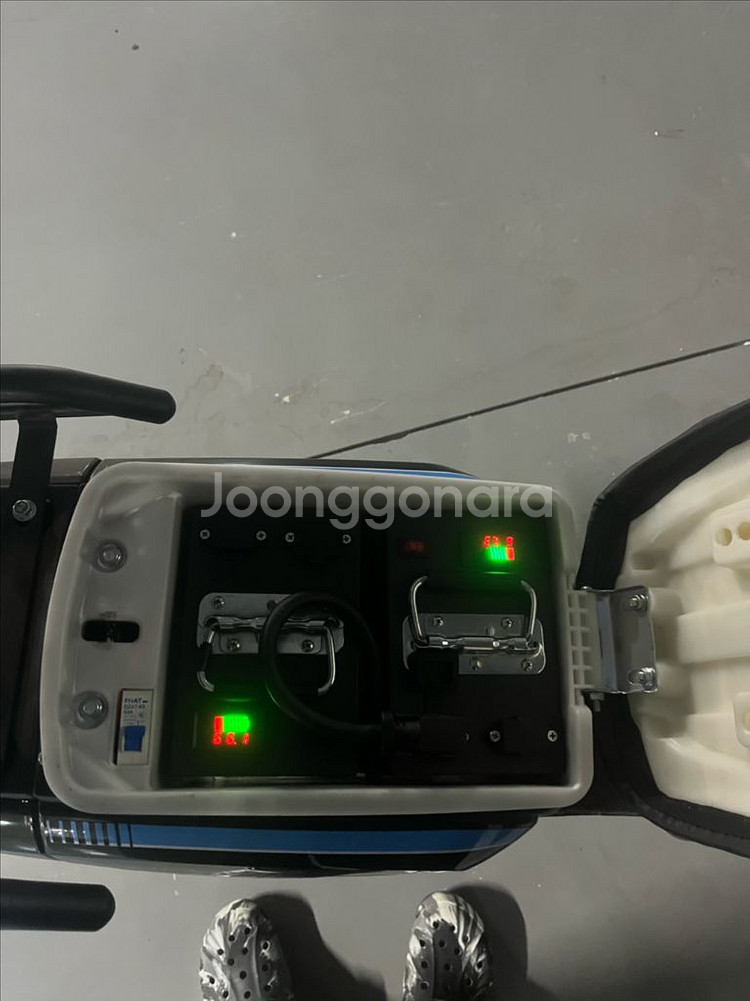 타우러스es듀얼 전동스쿠터 배터리2개 배달셋팅--4