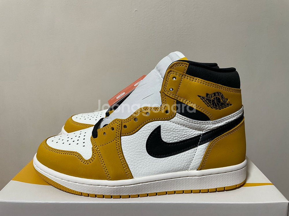 [255] 나이키 에어 조던1 하이 옐로우 오커--0