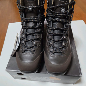 로바 끼미노 고어텍스 중등산화 uk9 새제품