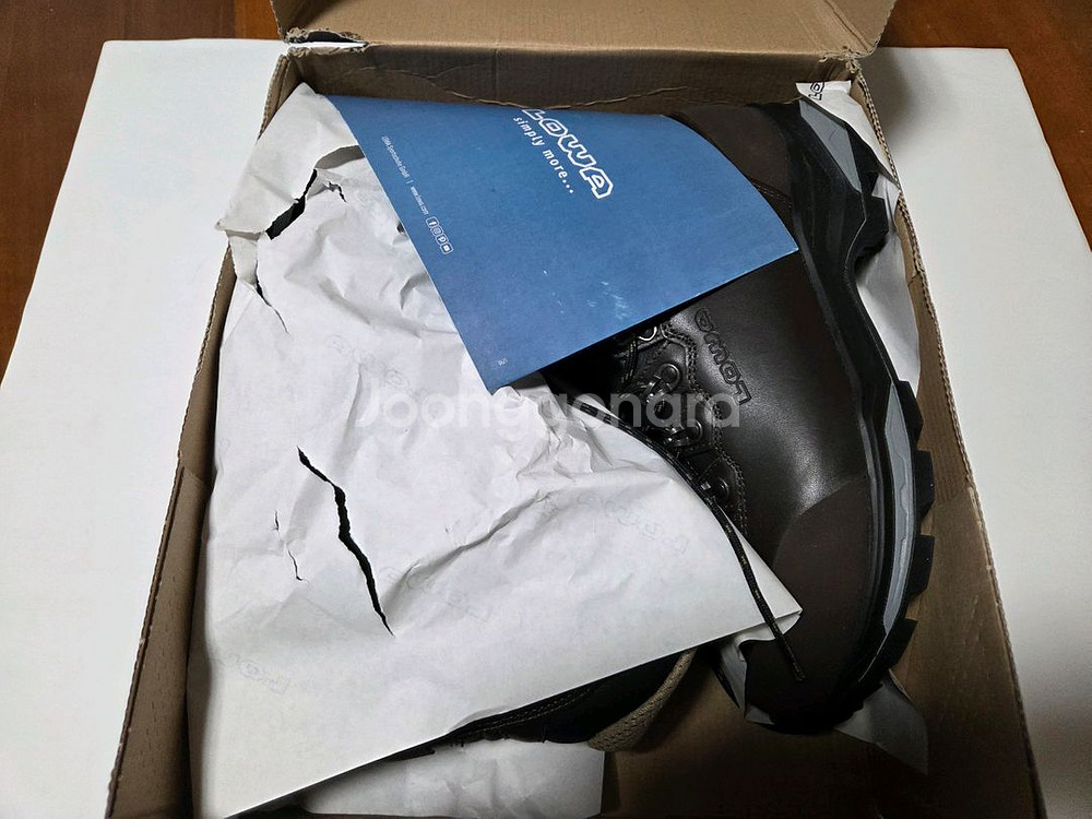 로바 끼미노 고어텍스 중등산화 uk9 새제품--2