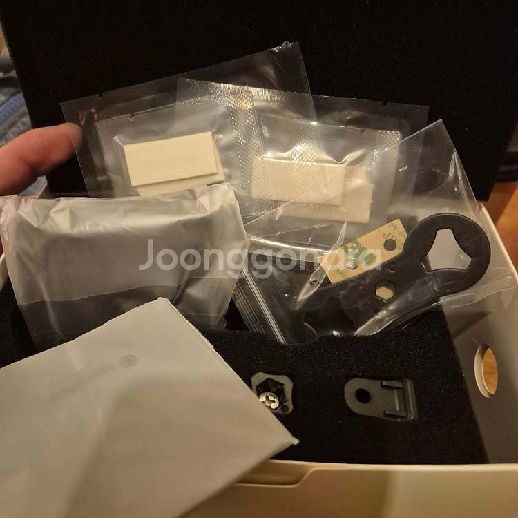 인스타360 X3 다이빙 번들 + 인비져블 케이스 미개봉 포함--0