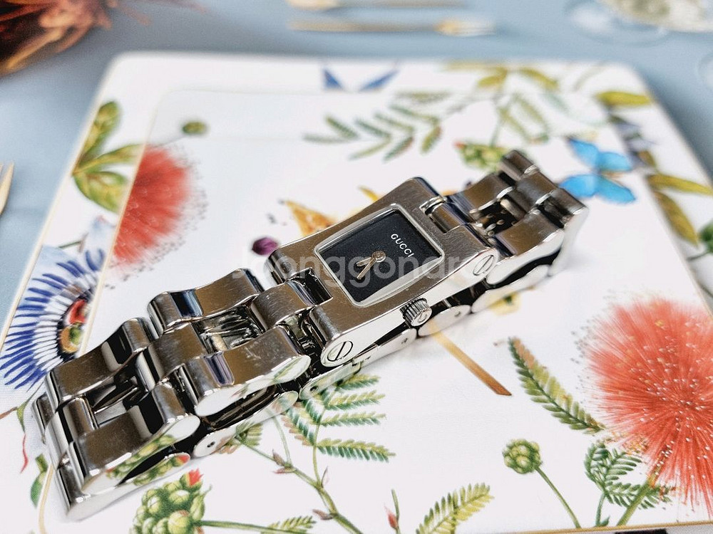 정품 구찌 2305L 여자메탈시계--0