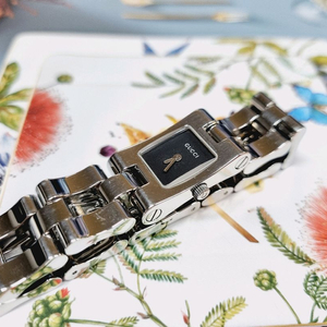 정품 구찌 2305L 여자메탈시계