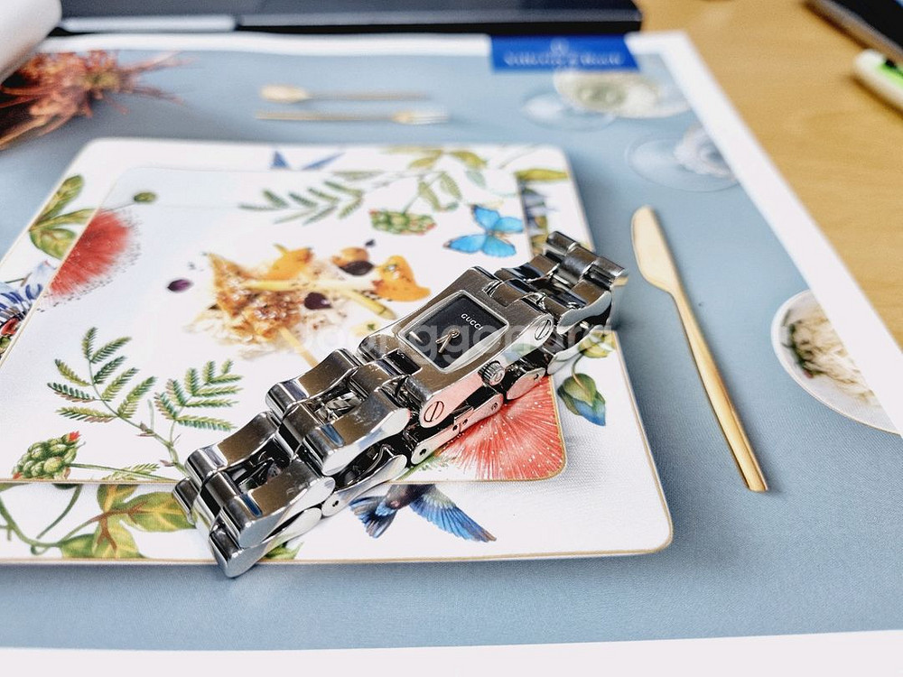 정품 구찌 2305L 여자메탈시계--2