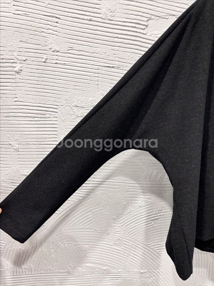 클럽모나코 나그랑 브이넥 블라우스--4