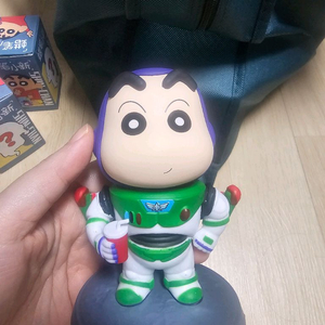 버즈라이트이어짱구 피규어