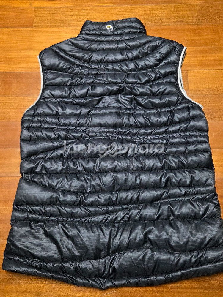 마운틴하드웨어 구스다운 경량 패딩 조끼 여성용 블랙--3