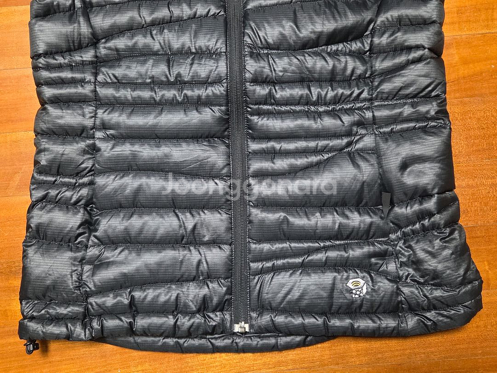 마운틴하드웨어 구스다운 경량 패딩 조끼 여성용 블랙--2