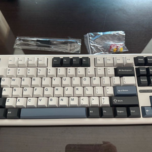 aula f87 기계식 키보드 팝니다.