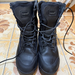 트렉스타 등산화 260mm