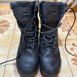 트렉스타 등산화 260mm