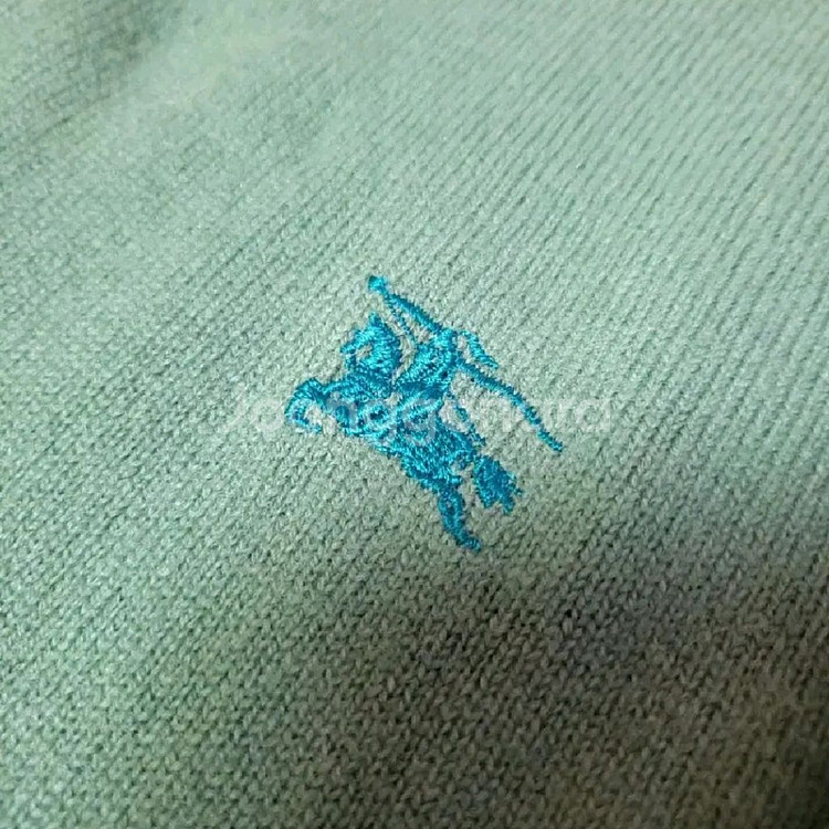 버버리 빈티지 빅로고 민트 니트--1