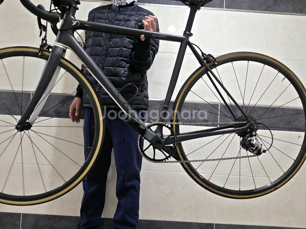 4.97kg 초경량 로드 판매합니다 (AX Vial Evo / 하자 감안 가격)--1