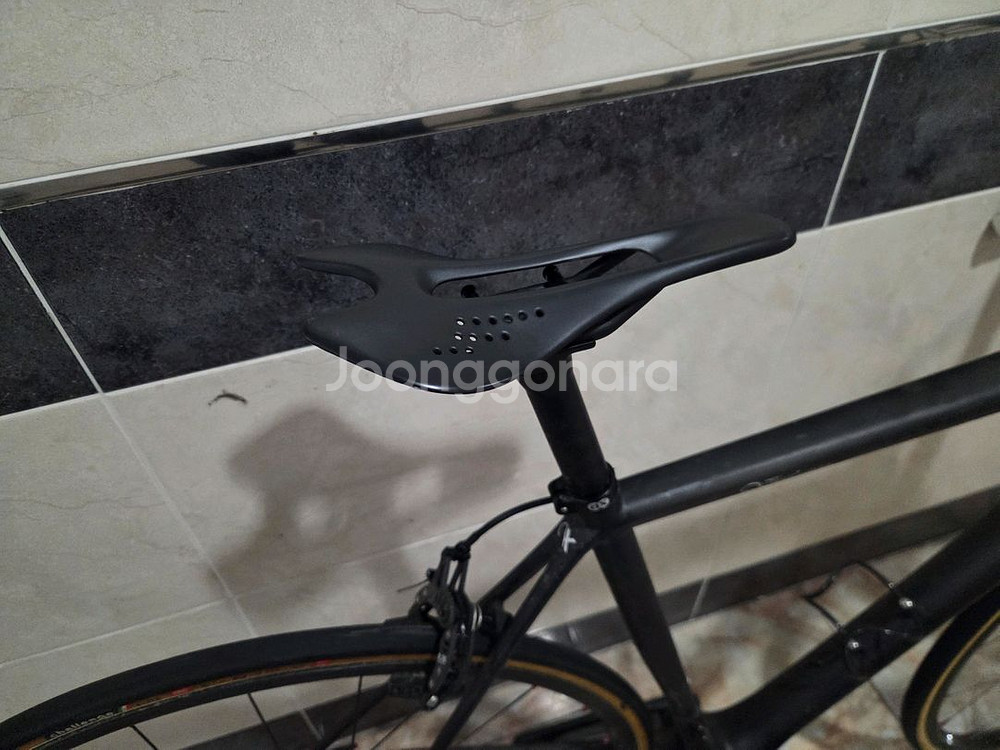 4.97kg 초경량 로드 판매합니다 (AX Vial Evo / 하자 감안 가격)--6