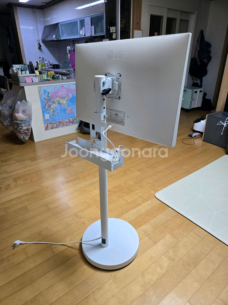 LG 스탠바이미 32인치 스마트 모니터--1