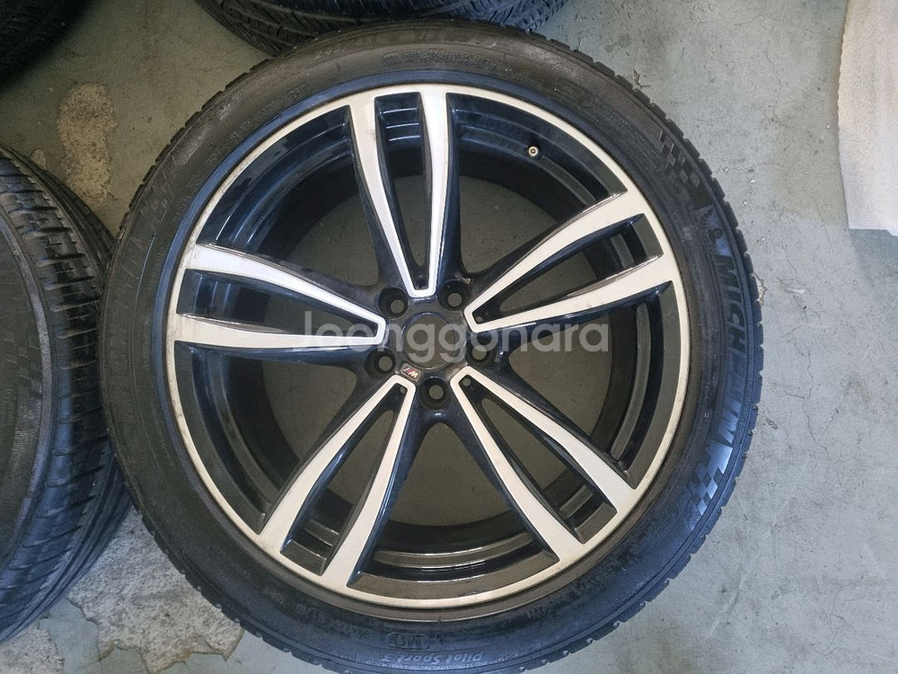 BMW 647m 7시리즈 19인치 중고 휠타이어 팝니다--1