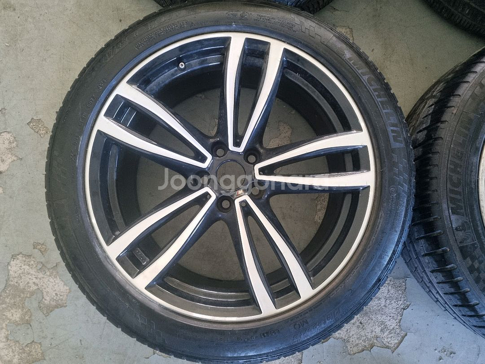 BMW 647m 7시리즈 19인치 중고 휠타이어 팝니다--2