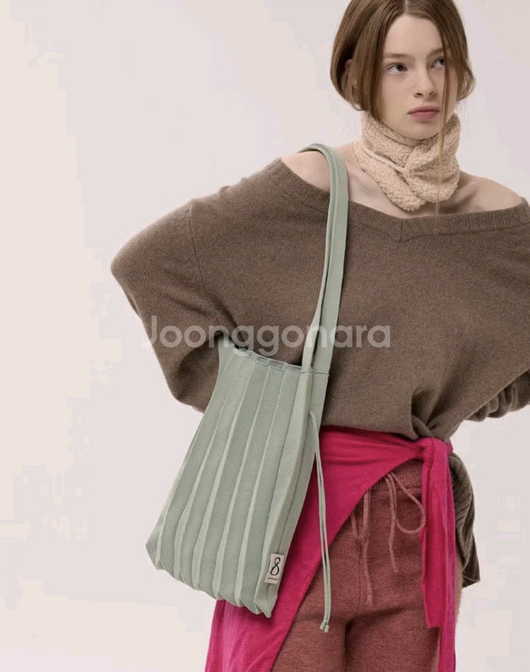 조셉앤스테이지 플리츠 니트 숄더백 사이즈 M--6