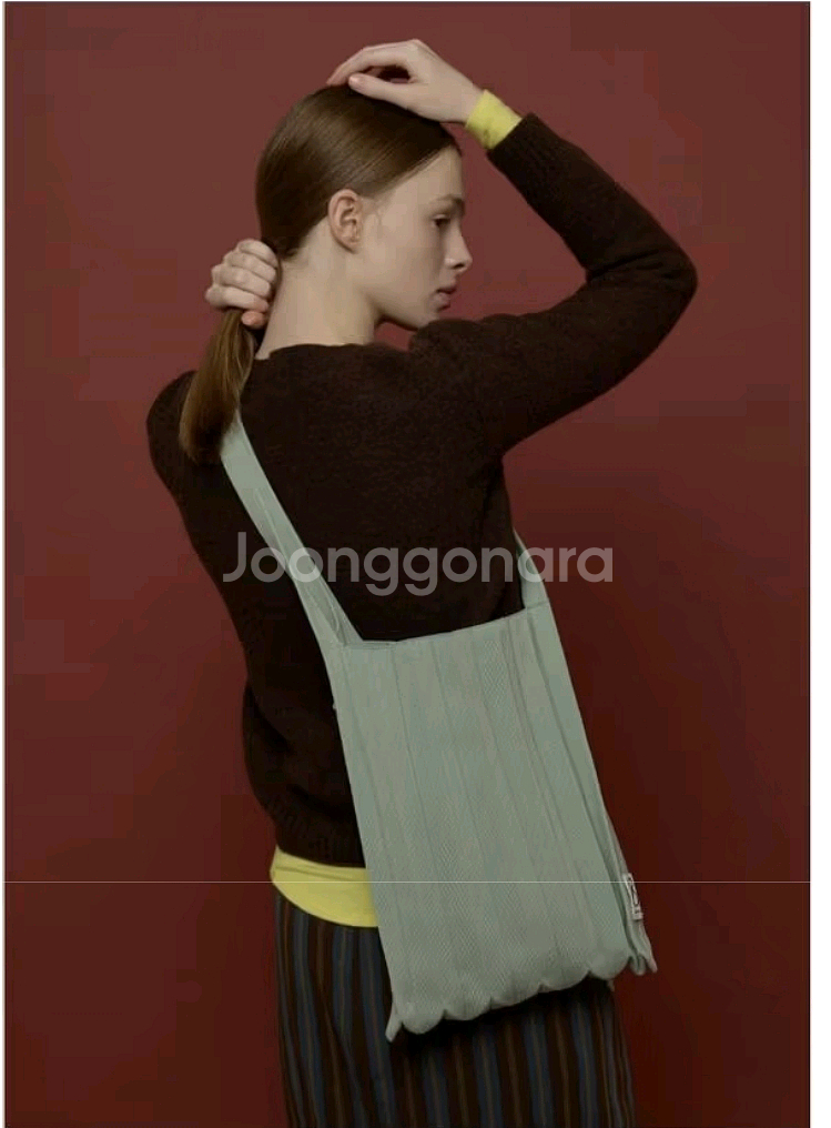 조셉앤스테이지 플리츠 니트 숄더백 사이즈 M--7