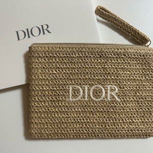 디올 라탄 파우치