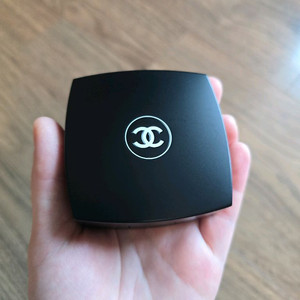 샤넬 울트라 르 뗑 롱웨어 쿠션 케이스