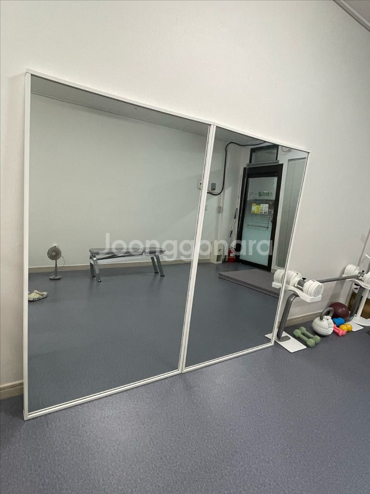 전신거울(가로1m세로1.7m) 판매. 3만원 급처분--0