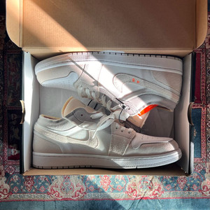 에어조던 1 로우 SE 크래프트 화이트 앤 팬텀 280mm