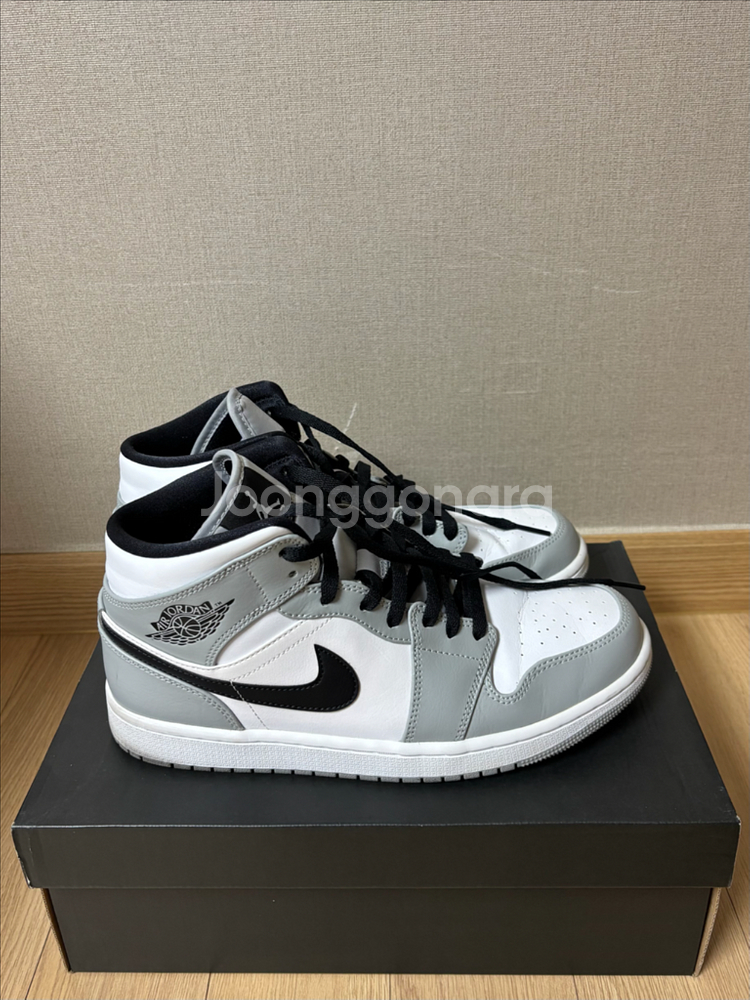 나이키 / 조던1 미드 라이트 스모크 그레이 / 275--4