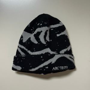 아크테릭스 그로토토크 비니 블랙