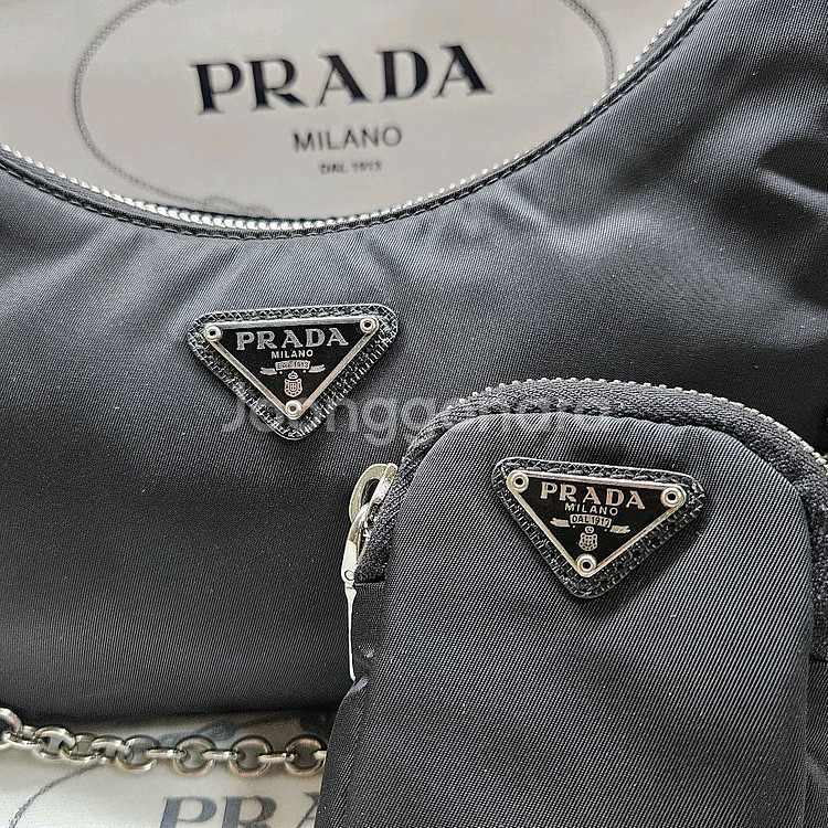 프라다 리나일론 테수토 호보백 블랙--1