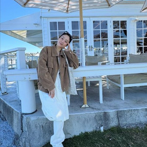 려원 온앤온 스웨이드 점퍼