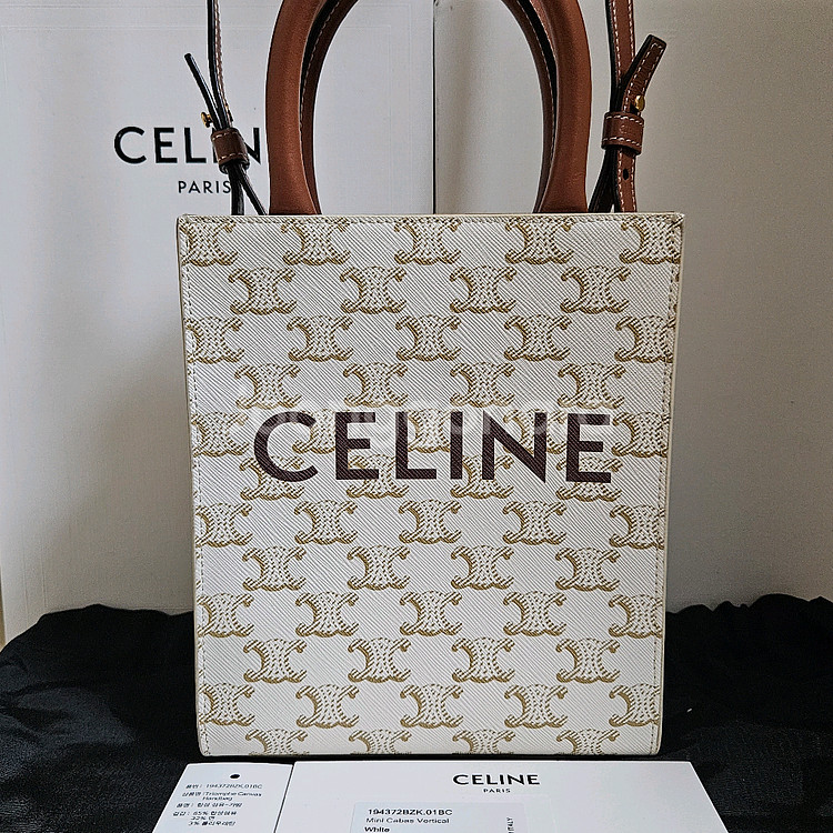 [S급] 셀린느 미니 카바스 버티컬 트리옹프 토트백 화이트--0