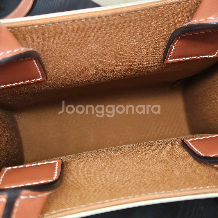 [S급] 셀린느 미니 카바스 버티컬 트리옹프 토트백 화이트--8