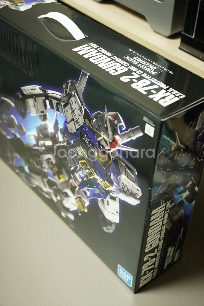 반다이 PG 언리쉬드 퍼스트 건담 미개봉 판매합니다.--1