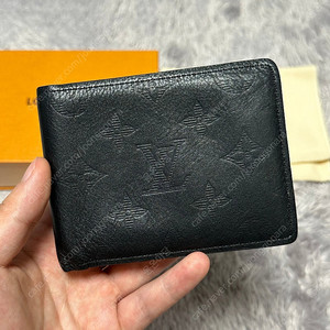 [풀구성] 루이비통 쉐도우 반지갑 블랙