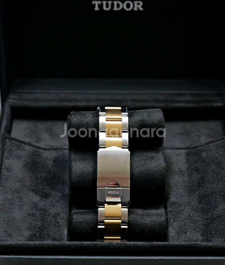 튜더 블랙베이 S&G 41mm 새상품 판매합니다--4