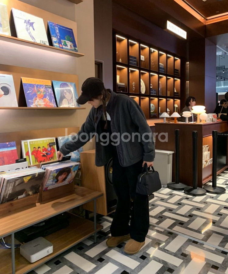 스탠다드룸 플리스 자켓--2