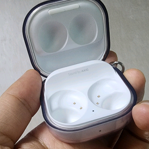 버즈 2 화이트 충전기 본체 판매합니다