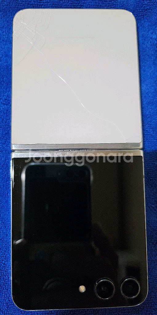 갤럭시z플립5 256기가 팝니다(글 필독!)--6