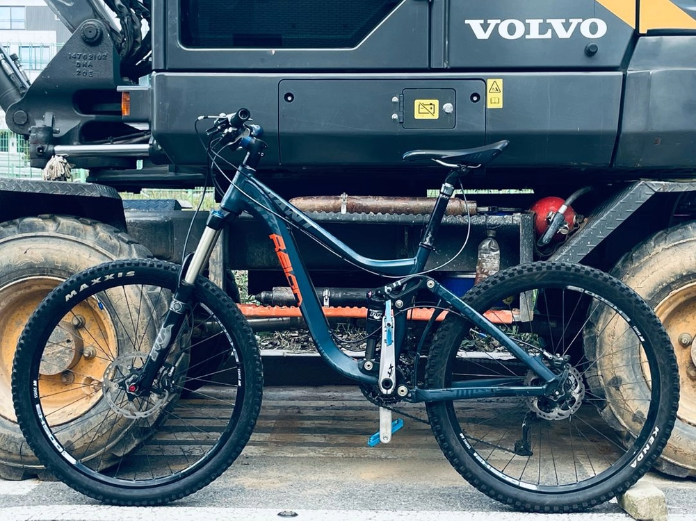 자이언트 레인 풀샥 mtb 판매합니다. 이미지