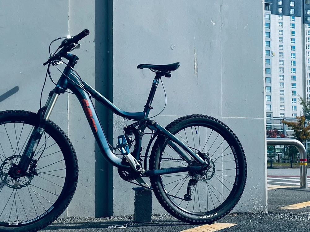 자이언트 레인 풀샥 mtb 판매합니다. 이미지