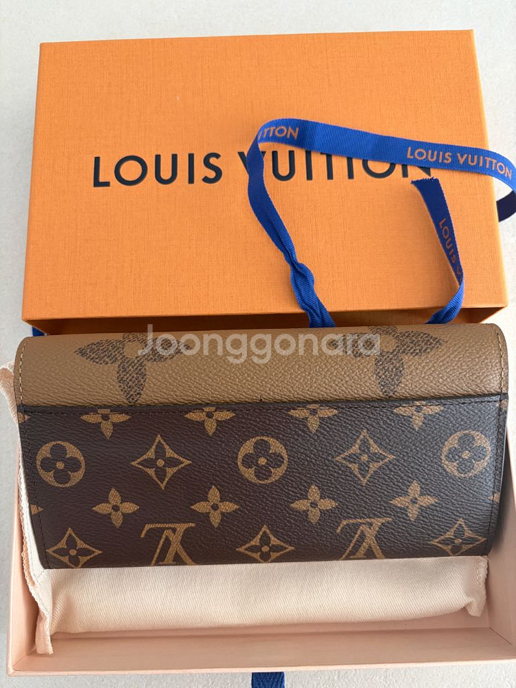 [정품/새제품]루이비통 장지갑 사라 월릿--1