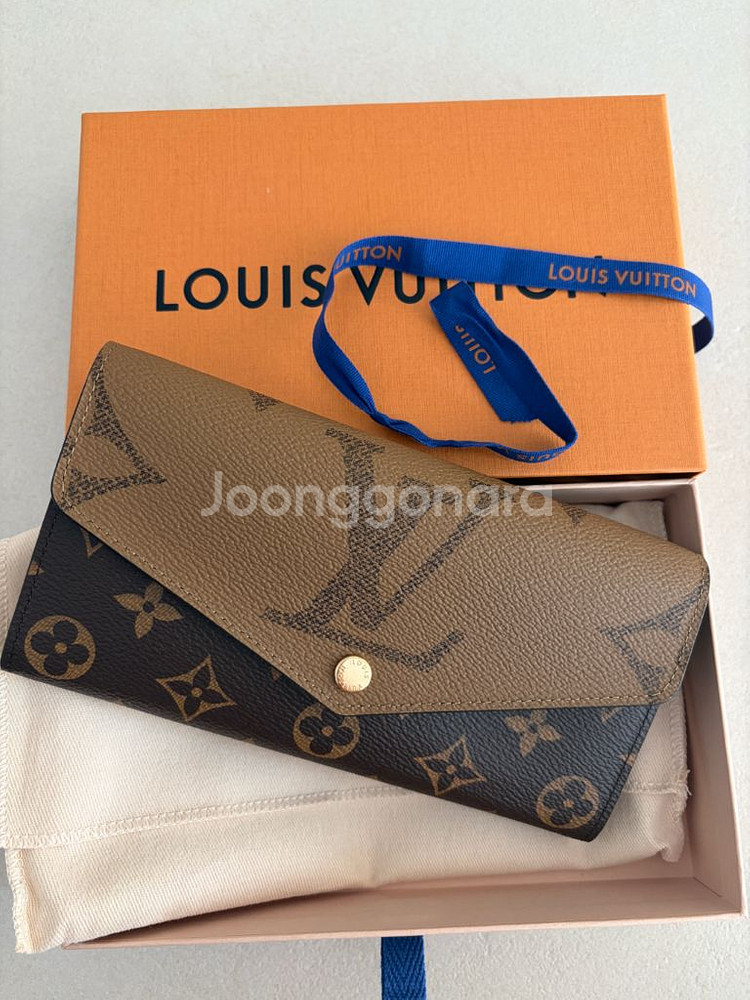 [정품/새제품]루이비통 장지갑 사라 월릿--0