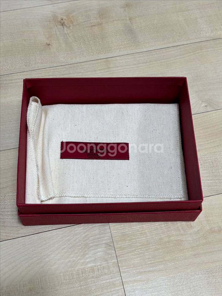 발렌티노 락스터드 반지갑--2