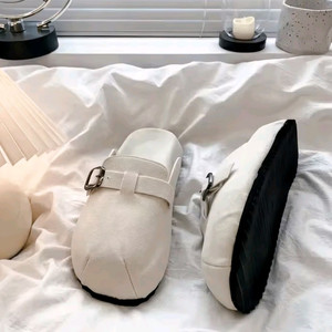 [새상품] 스웨이드 버클 클로그 뮬 슬리퍼(넉넉 235-240)