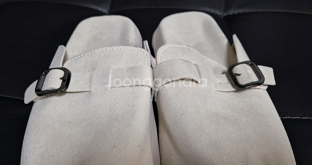 [새상품] 스웨이드 버클 클로그 뮬 슬리퍼(넉넉 235-240)--6