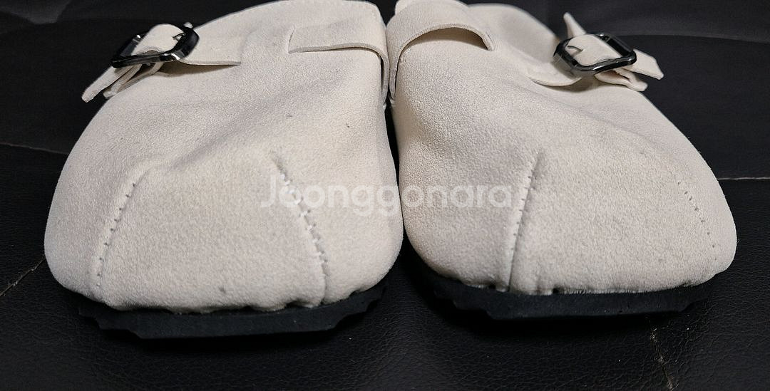 [새상품] 스웨이드 버클 클로그 뮬 슬리퍼(넉넉 235-240)--7