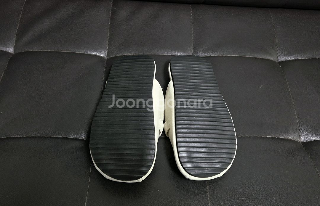 [새상품] 스웨이드 버클 클로그 뮬 슬리퍼(넉넉 235-240)--9