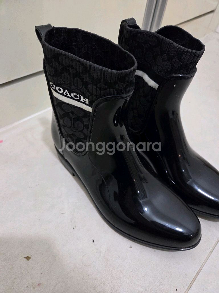 코치 리빙턴 레인부츠 25만>택포4만--2